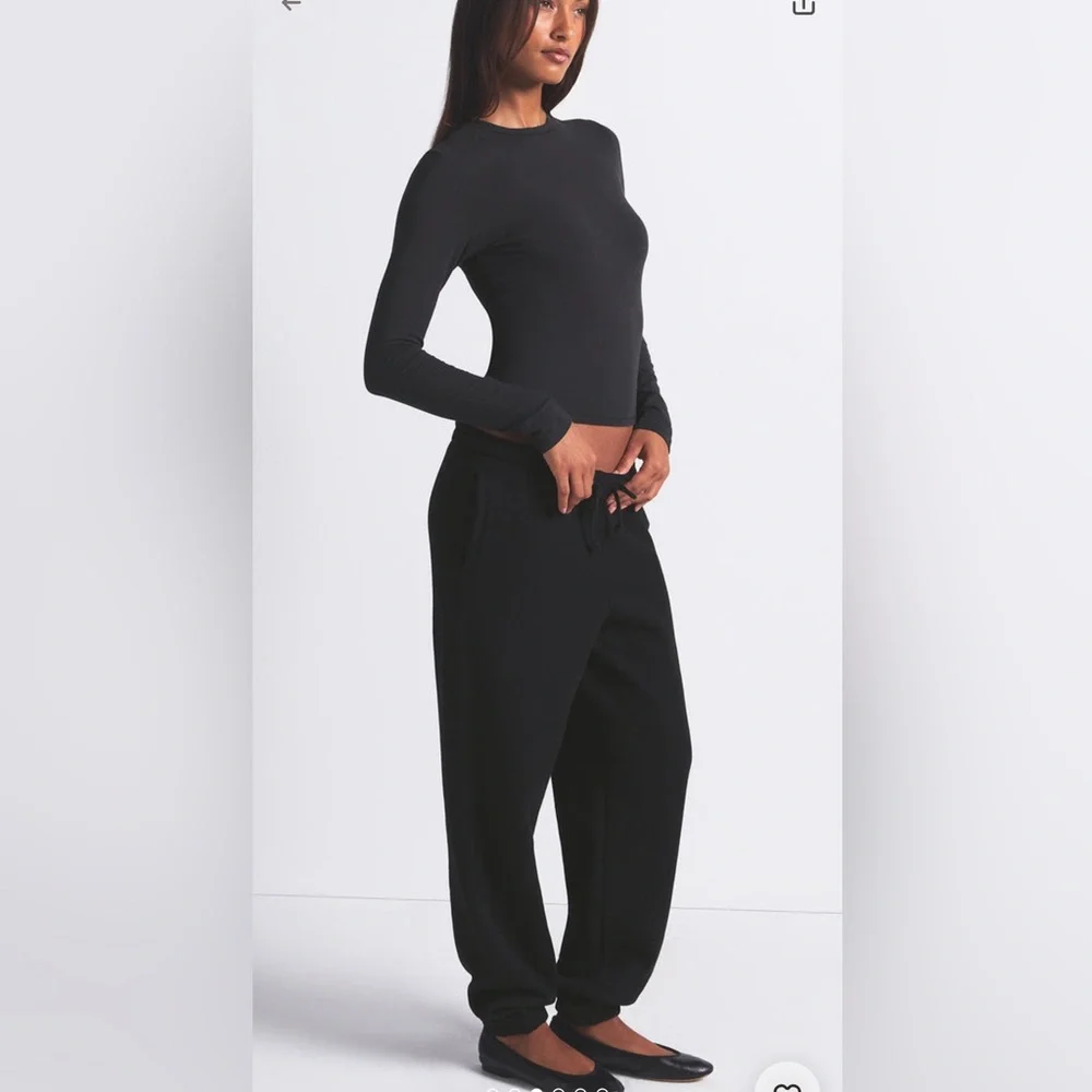 SKIMS NWT Classic Cotton Fleece Jogger - Onyx - Picture 4 of 7